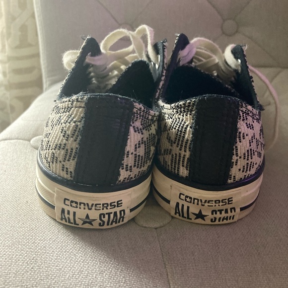 Converse Size 7-7.5 sneakers - Picture 4 of 4